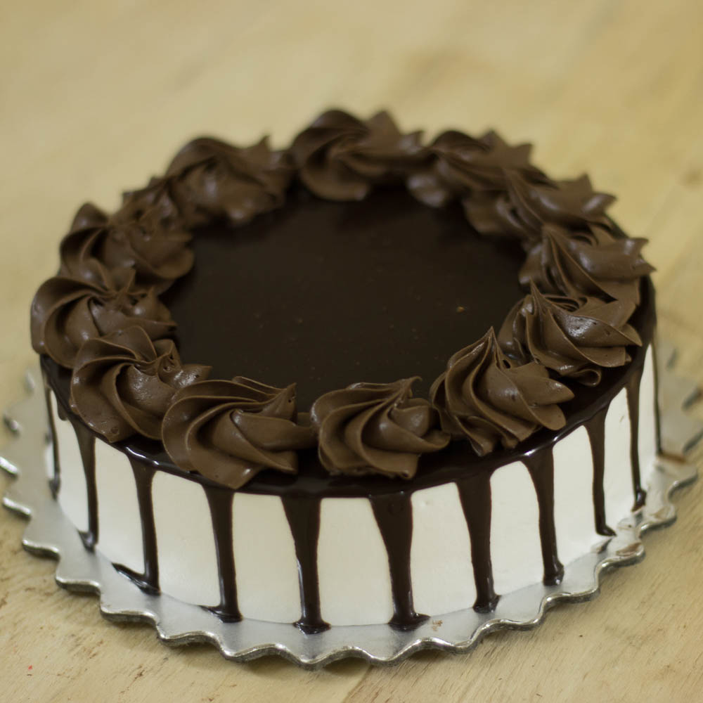 EGGLESS Rosy Choco Vanilla Cake - Cake Carnival| Online Cake | Fruits ...